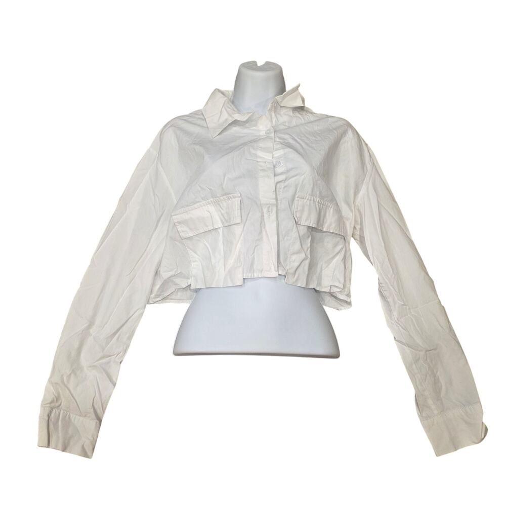 Free Kisses white box button up cropped top sz L
